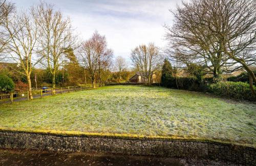 School House, cosy cottage for 12 with hot tub in the Peak District - Photo 56