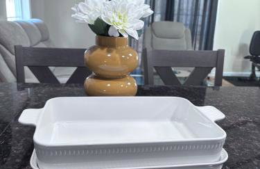 Luxury 3 BedRoom Apartment with Private Entrance plus Free Parking - Foto 37