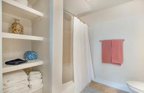 Cowtown 1 bedroom Downtown FTW - Photo 16