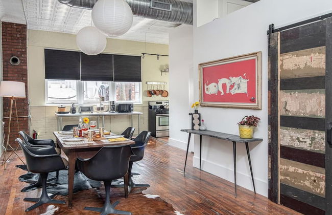 High-design Loft on Historic Alley Park Free - Photo 28