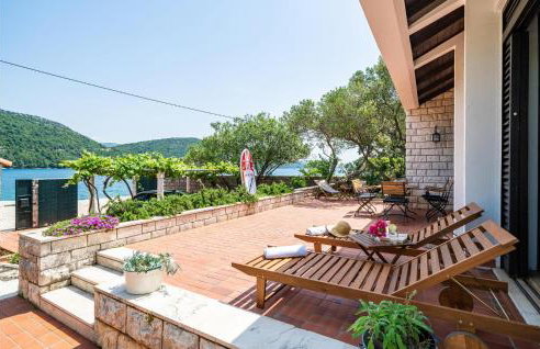 Lovely Home In Ston With Wifi - Photo 2