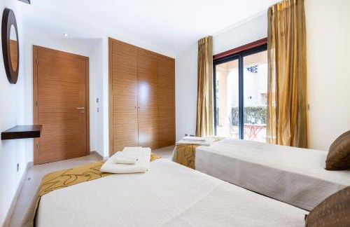 CoolHouses Algarve, Luz 2 bed elegant flat, private pool & garden, SPA facilities, Mar da Luz 19 - Foto 16