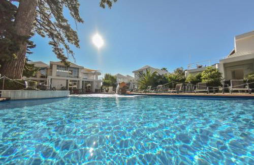 Loriet Hotel - Photo 38