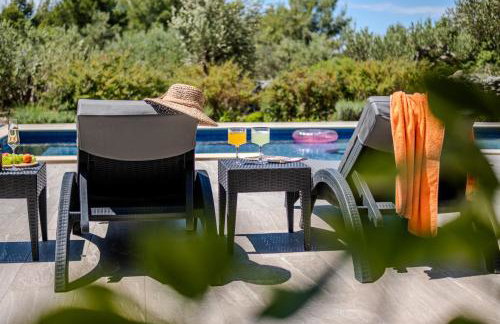 Luxury Villa Nature with heated private pool, sauna & fire pit, a short walk to the beach - Photo 16