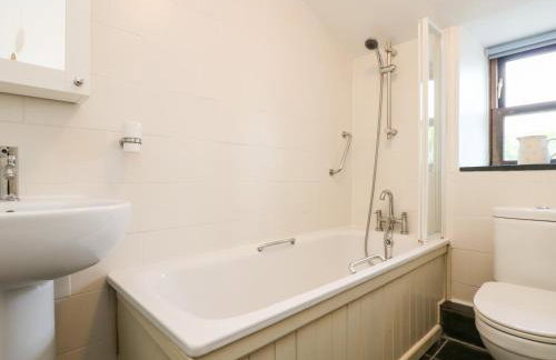 Gurnard's Cottage - Photo 21