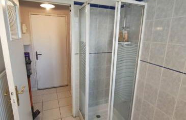 Appartement chaleureux et place de parking - Foto 6