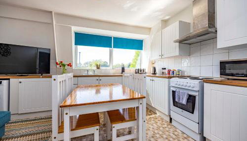 Spacious apartment sleeps 6 - Uni, sports, trades - Foto 2