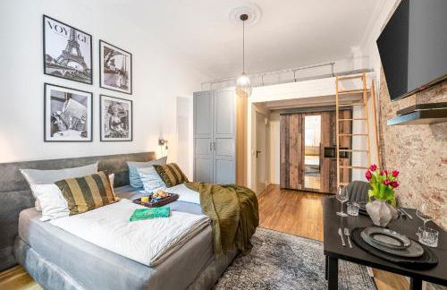 The Koburger II - Stylish studio with extra high bed for kids, 45m2 space, Ideal for families with kids or couples - Photo 5