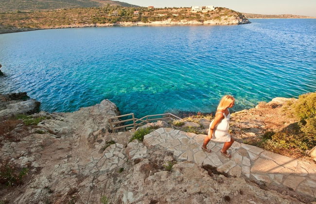 Chloe Seafront Villa - Photo 5