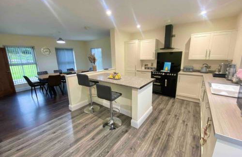 4 Bedroom Forest View House & Hot Tub sleeps 9 - Foto 12