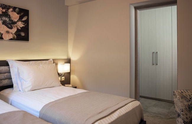 Searocks Exclusive Village - Photo 80