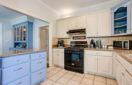 Home in Cimarron National Golf Club with Hot Tub! - Photo 7