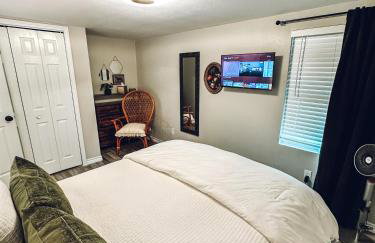 Golden Hour Getaway - Photo 12