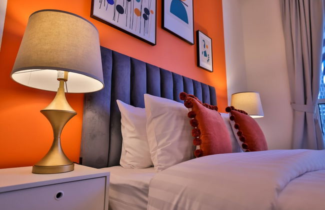 Luxe Apartments near Dubai Mall, Burj Khalifa - Pool, Gym, & Parking by Sojo Stay - Photo 8