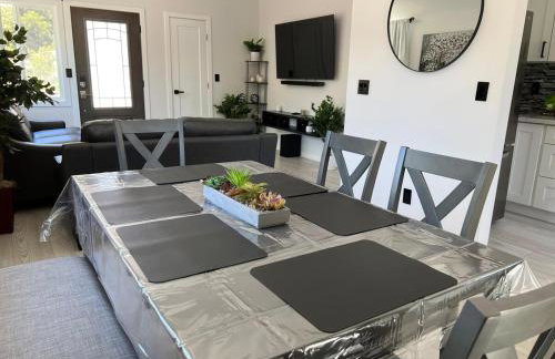 Cheerful house with EV, Parking & backyard - Foto 38