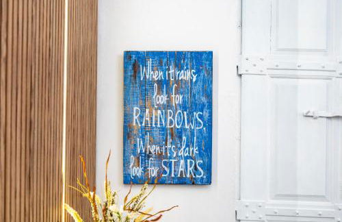 Host Wise - Elegant Loft with Historic Charm & Terrace - Foto 31