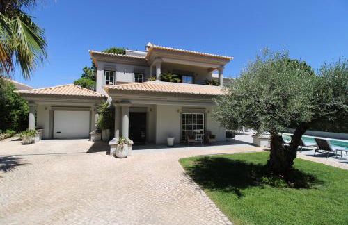 Charming Exceptional Golf Villa in Algarve - Photo 57