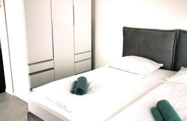 HH 01 by ROCKCHAIR - SUPERHOST Status - Modernes Apartment mit sonnigem Balkon & premium Boxspringbetten in Winterhude - Hamburg Top Geheimtipp - Foto 25