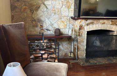 Charme e conforto na Montanha - Condomínio no Morro do Elefante, próximo ao centro - Foto 29