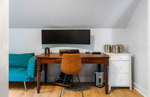 Modern Oakley Retreat - King Bed - Free Parking - Centrally Located - Foto 21