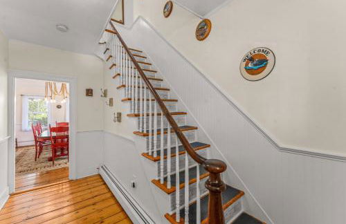 Coastal Victorian Home Walk to Downtown - Foto 27