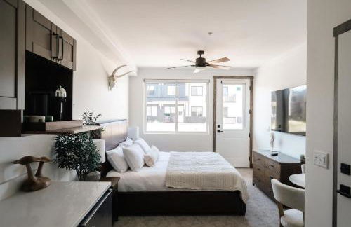 New Luxe Condo - Hot Tub - Minutes to WP! - Fraser - Foto 20