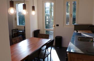 Elegant Traditional Home Steps from the Lake, with Garden and Panoramic Terrace - Photo 9