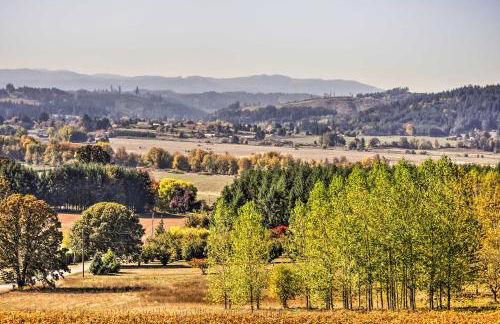 Chic Willamette Valley Home with Deck and Vineyard! - Foto 4