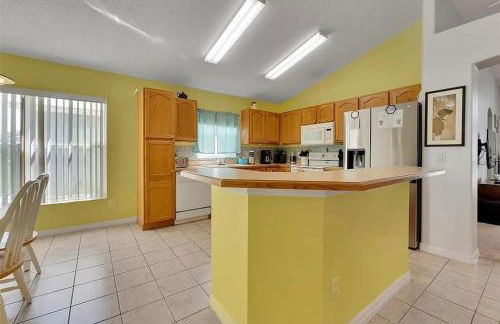 5BR 4BA Near Disney, Pool, Sauna, Pets Allowed - Foto 15