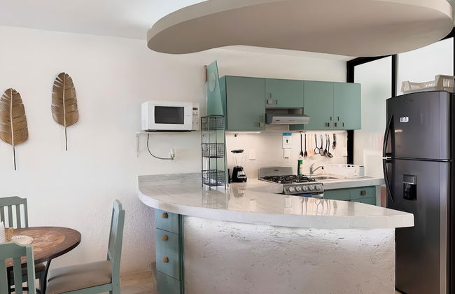 Beachfront and Ocean View Apartment - Photo 8