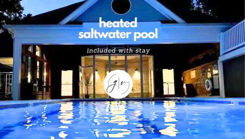 Cozy Villa 3 mins to Mohegan- Fully Stocked with King Bed & Fireplace- Jacuzzi, Saltwater Pools, Sauna - Foto 5