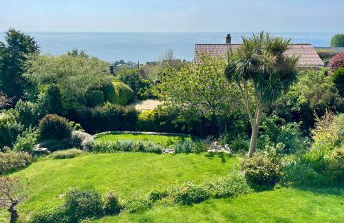 Stunning Charmouth Property with Bay views! - Photo 37