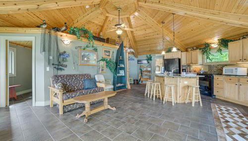 Lakefront Home - Private Dock, Fire Pit and Yard - Foto 5