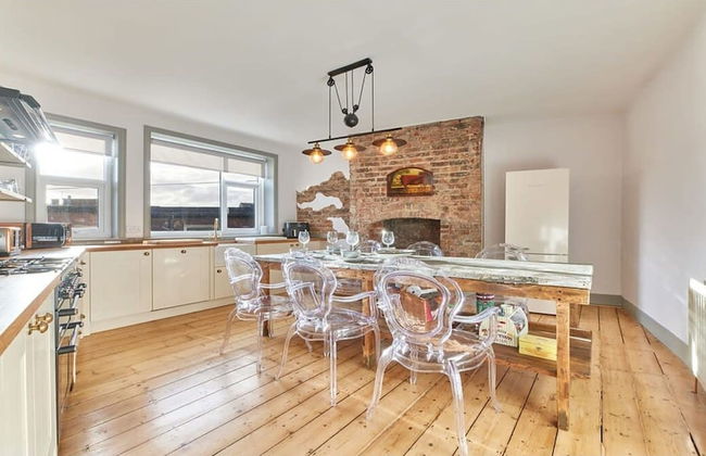 Host Stay Peacock House - Photo 6