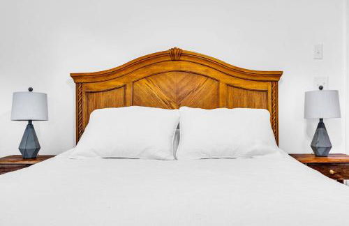 Thomas Trail - Game Room, Fire Pit, 1 min to Ski Mountain & Shared Beach! - Foto 19