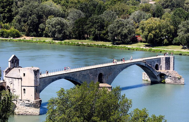 Avignon And L'Isle-sur-la-Sorgue France's Antique Capital - Photo 2