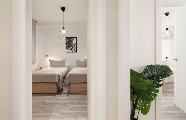 Sitges Group Blue and White - Photo 3