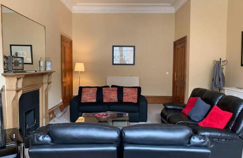 JOIVY Adorable 1 Bed Flat Near West End - Photo 9