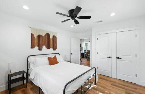 Newly Remodeled 3 Bedroom Bespoke Home Near Fort Worth - Photo 17