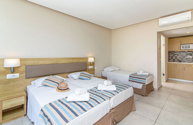 Theo Star Beach Hotel - Photo 19