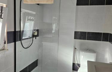 St Anthony's House with Parking - Foto 14