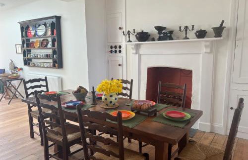 The Moorings - Just a few metres from the sea! - Photo 5