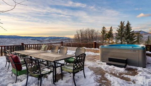 Sleeps 20 Secluded 7BDR Retreat on 71 Priv Acres Elkstone Lodge by AvantStay - Foto 2, Other
