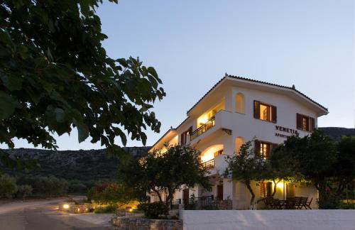 Venetia Apartments - Photo 16