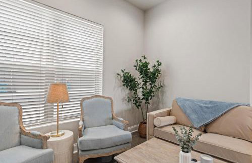 NEW Youngsville Escape KING Beds Cajun Luxury WiFi - Foto 11