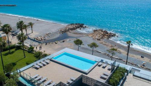 Appartement climatisé les pieds dans l'eau pour 6 personnes avec 1 suite parentale, 1 chambre double et 1 mini chambre Piscine sur le toit clim garage - Foto 3