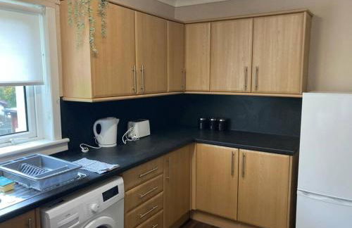 Budget friendly apartment with stairs Near Glasgow airport and Loch Lomond - Foto 25