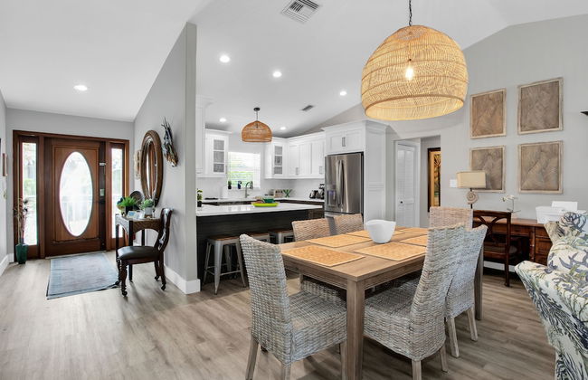 Waterfront Luxury Home With Pool And Boat Dock 3 Bedroom Home by RedAwning - Foto 24