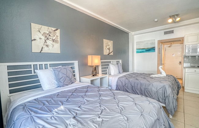 Deluxe Studios and Apartments at the Casablanca - Photo 77