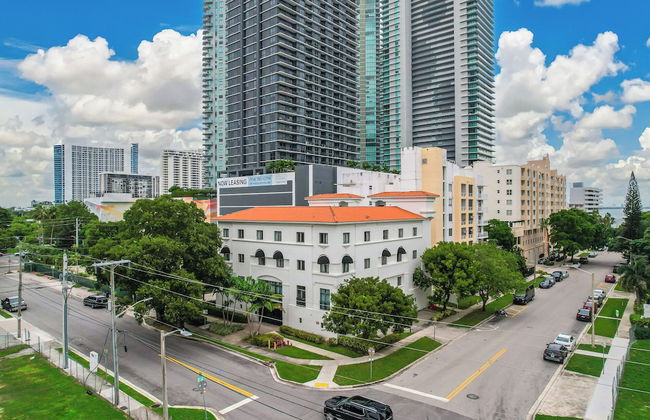 Roami at The Palace - Photo 65